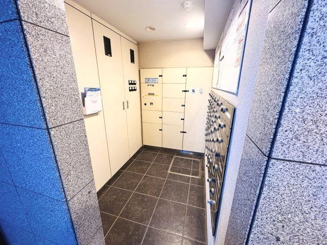 【設備】 | ゼファーヒルズ成増（成増店） | 集合ポストには宅配ボックスも完備。