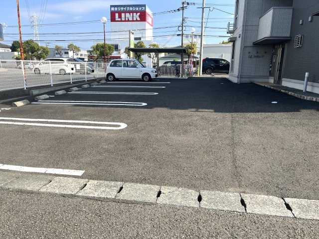 エル パティオⅣの駐車場