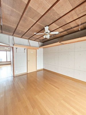 【居間・リビング】 | 雑賀町255番地1店舗