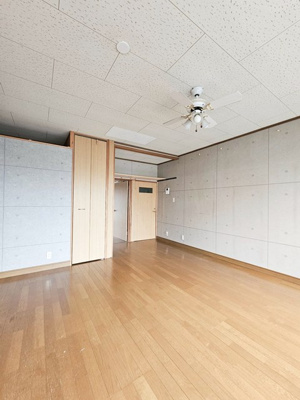 【居間・リビング】 | 雑賀町255番地1店舗