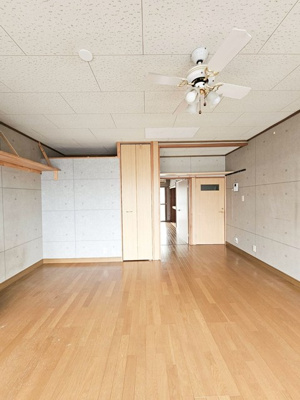 【居間・リビング】 | 雑賀町255番地1店舗