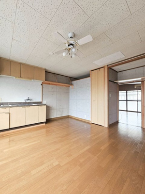 【居間・リビング】 | 雑賀町255番地1店舗