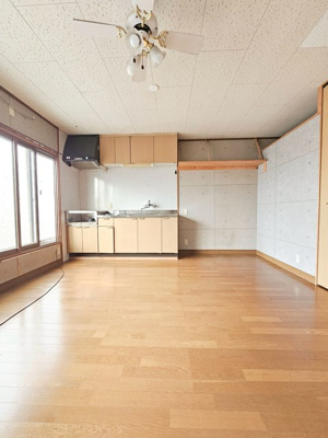 【居間・リビング】 | 雑賀町255番地1店舗