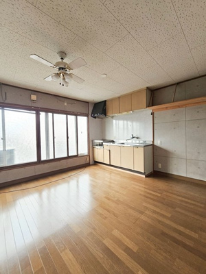 【居間・リビング】 | 雑賀町255番地1店舗