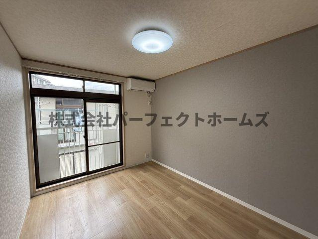 星ヶ丘ハイツＢの洋室|落ち着いた色調の洋室です