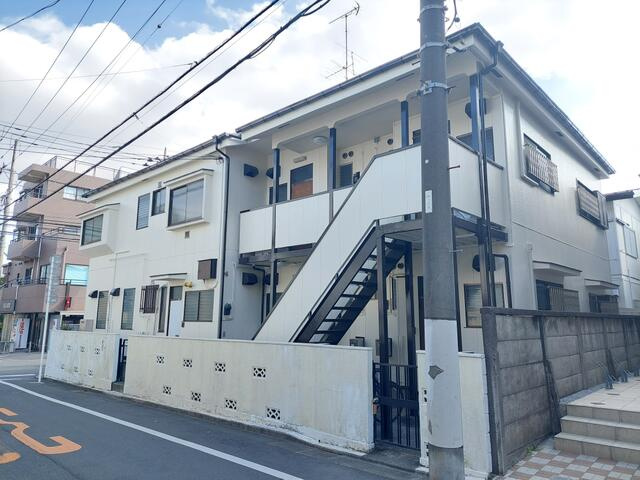 世田谷区弦巻4丁目のアパートの画像
