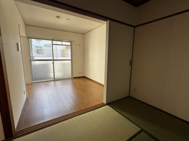 スカイマンション諸岡の和室