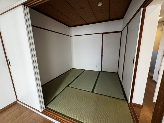 スカイマンション諸岡の和室