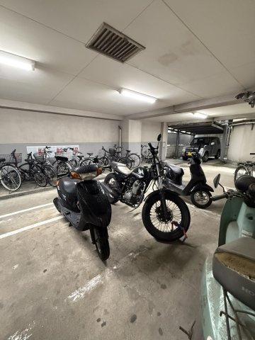 パソナール博多の駐車場
