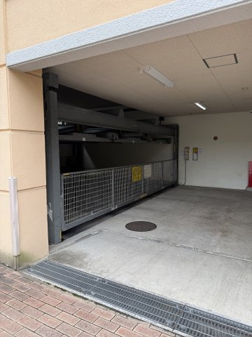 グランドメゾン鳥飼の駐車場