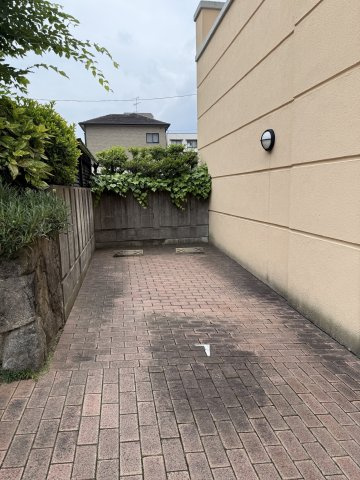 グランドメゾン鳥飼の駐車場