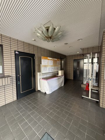 ロイヤルマンション別府6のエントランス