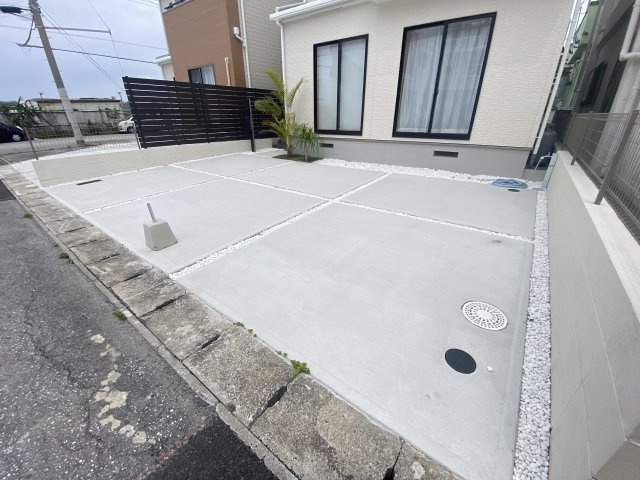 糸満市喜屋武（全2棟）A号棟の駐車場|※同仕様写真です