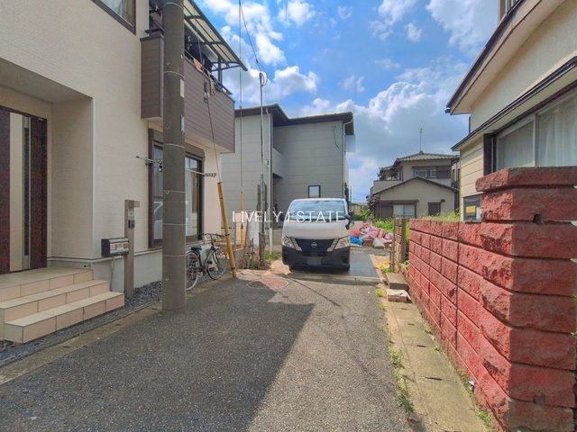 越谷市弥栄町2丁目 新築分譲住宅 の前面道路含む現地写真