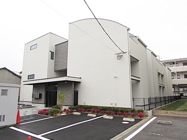 WIND BELL高司のエントランス|ゆとりのあるエントランスです
