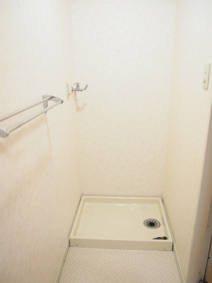 ライオンズマンション六ツ門【キャッシュバック対象物件】の洗面所|ゆったりとスペースのある洗面所