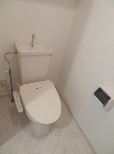 ライオンズマンション六ツ門【キャッシュバック対象物件】のトイレ|落ち着いた色調のトイレです