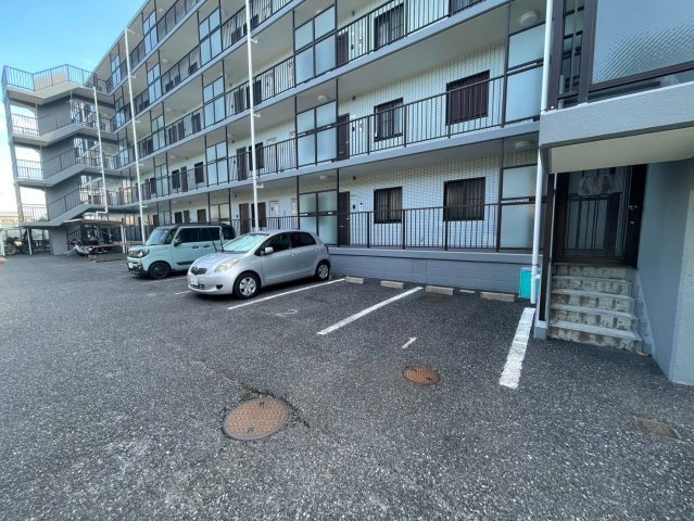 【駐車場】