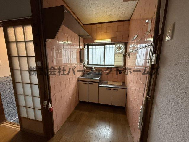 黒原新町テラスハウスのキッチン|お料理しやすいキッチンです