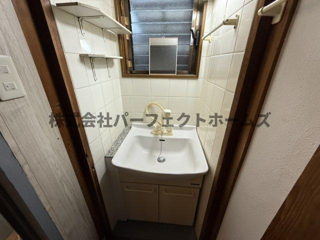 黒原新町テラスハウスの独立洗面台