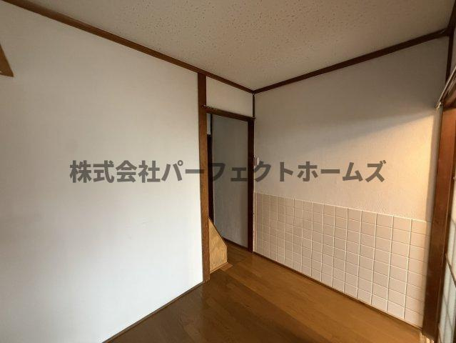 黒原新町テラスハウスの内装|明るい色調の室内です