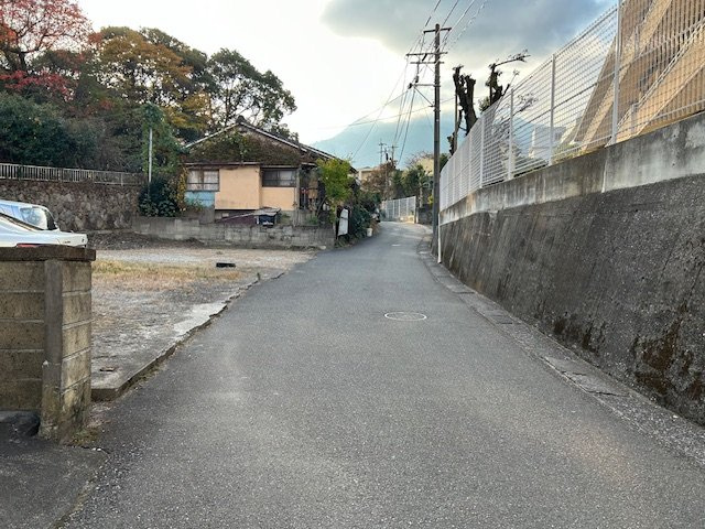 別府市荘園の前面道路含む現地写真