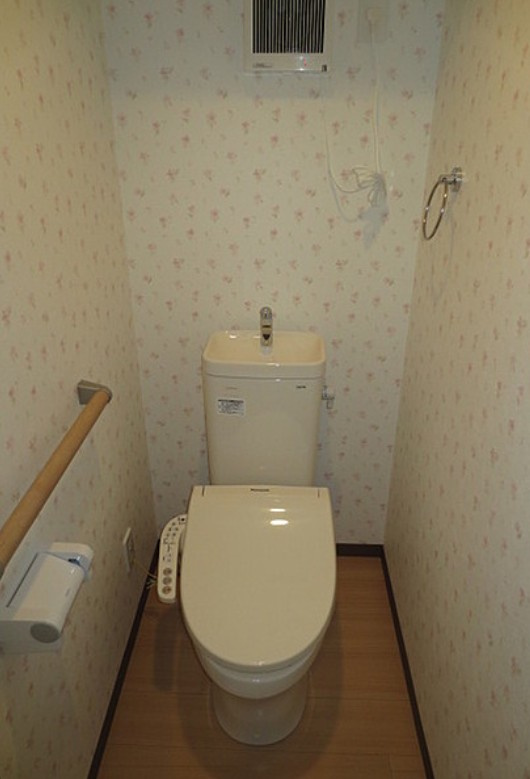 草加市栄町２丁目の賃貸マンションのトイレ