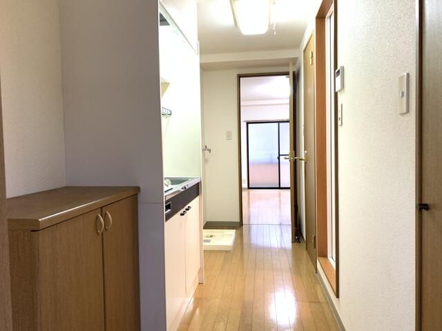 プレジール船橋の内装|廊下