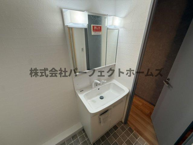 枚方ハイツ7号棟の独立洗面台|独立洗面台です