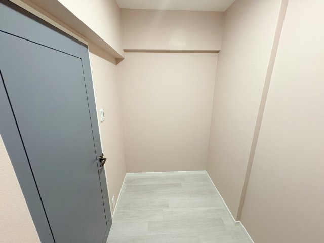 ロイヤルヒルズ東生駒の玄関