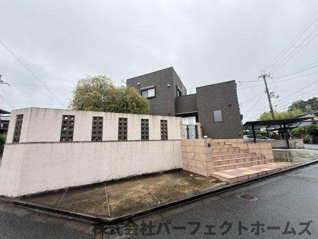 氷室台1丁目戸建の駐車場|カースペースがあります