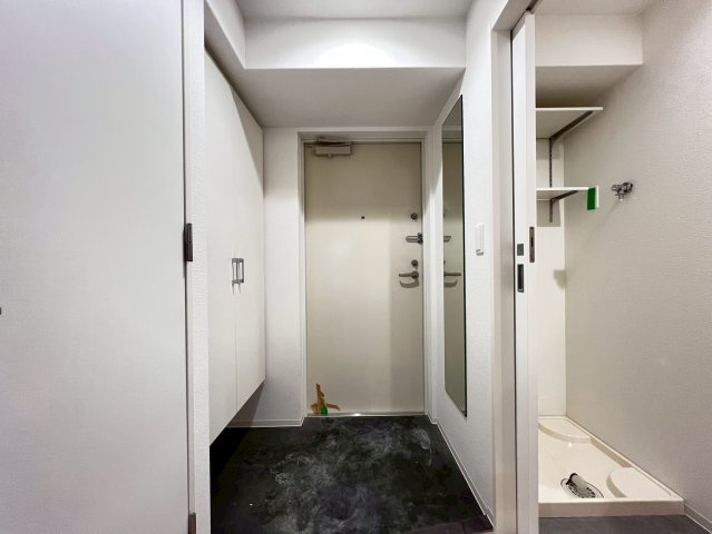 セレニテ日本橋エクラの玄関