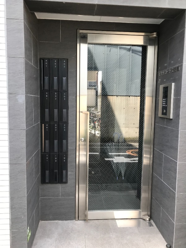 モアナコート北綾瀬のエントランス|建物の内部です