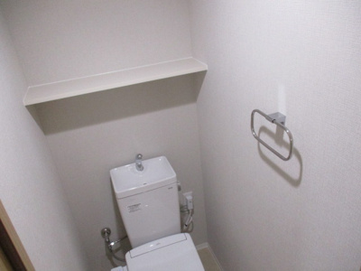【トイレ】 | ロイジェント安謝新都心 | ※室内写真は604号室を使用しています。