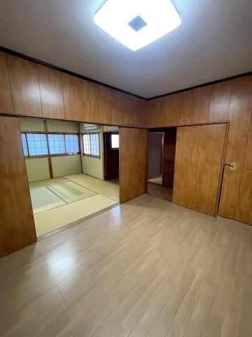 上高野　中古住宅の洋室