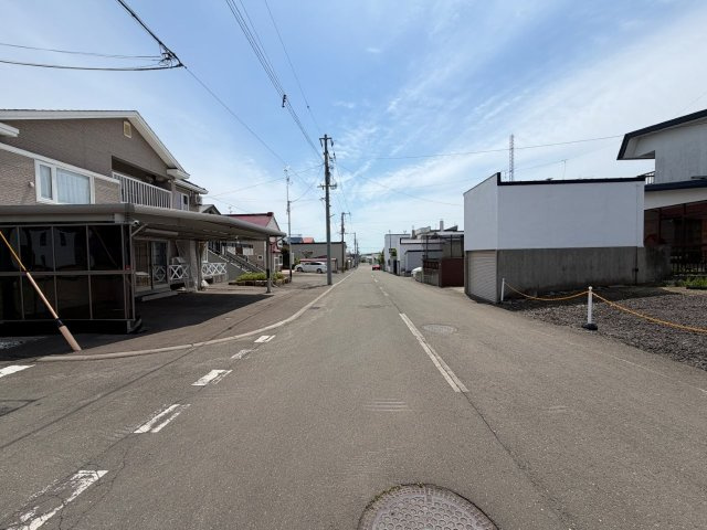 【前面道路含む現地写真】の画像
