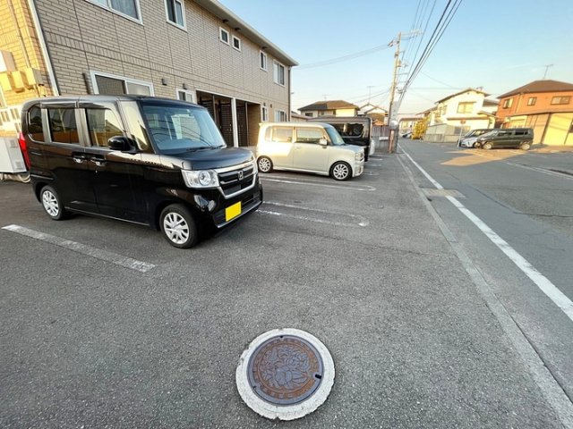 グランモア石井　B棟の駐車場