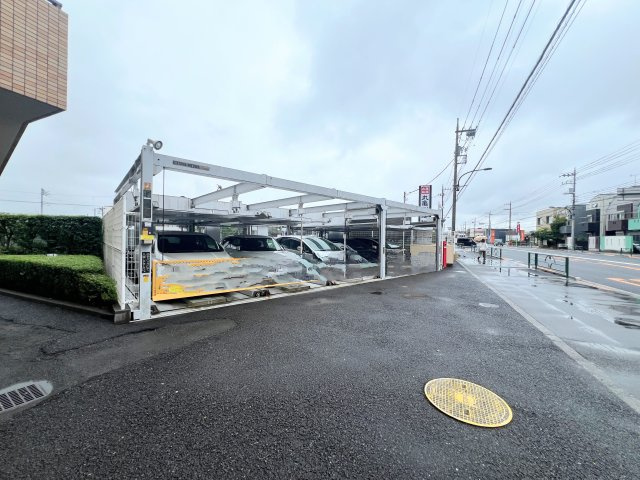 ダイアパレス西立川の駐車場