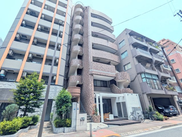 ドミール三友の外観