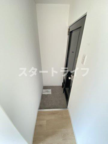 大阪市淀川区東三国６丁目の賃貸マンションの玄関