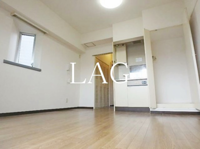 【居間・リビング】 | プラス・ワン横浜 | 洋室のお部屋です。