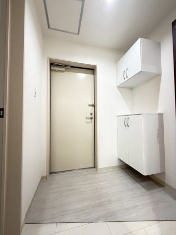 ラウレアコート総持寺Ⅱの玄関