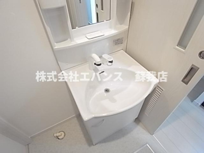 【独立洗面台】 | フェリス浜野町 | 朝の身支度には欠かせない独立洗面化粧台