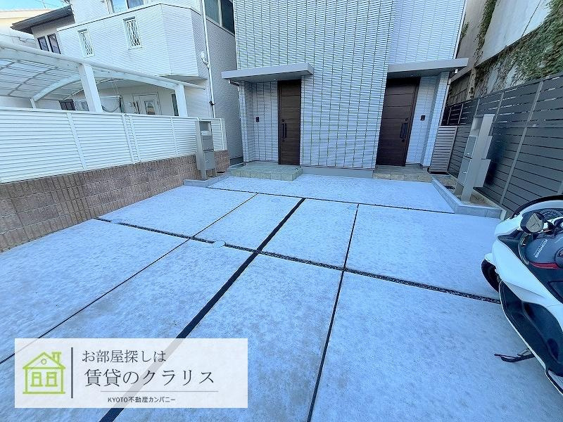 双鳳邸 壱ノ庭の駐車場