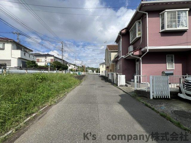 ◎茅ヶ崎市高田2丁目　中古戸建の前面道路含む現地写真|交通量が少ない立地♪