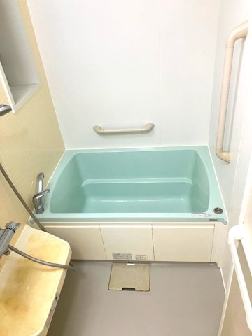 敦賀市新松島町中古戸建の浴室
