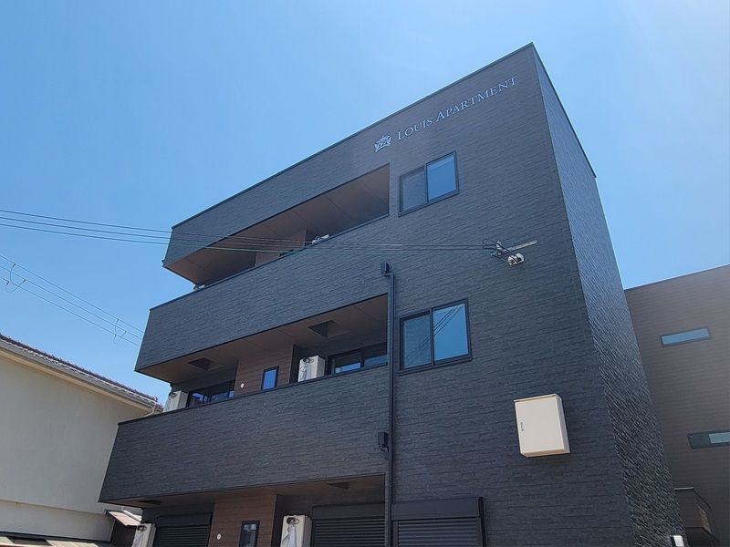 Louis Apartment 武庫川の外観