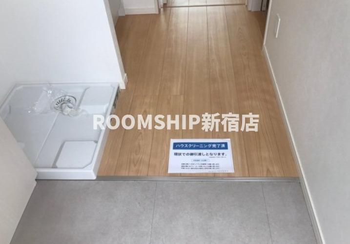 クレストールエヌビーの玄関