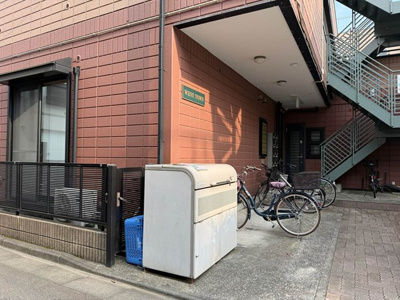 【その他共用部分】 | ウエストタウン | 敷地内ごみ置き場でごみ出しもらくらく～♪忙しい社会人さんや主婦さんにもうってつけ！