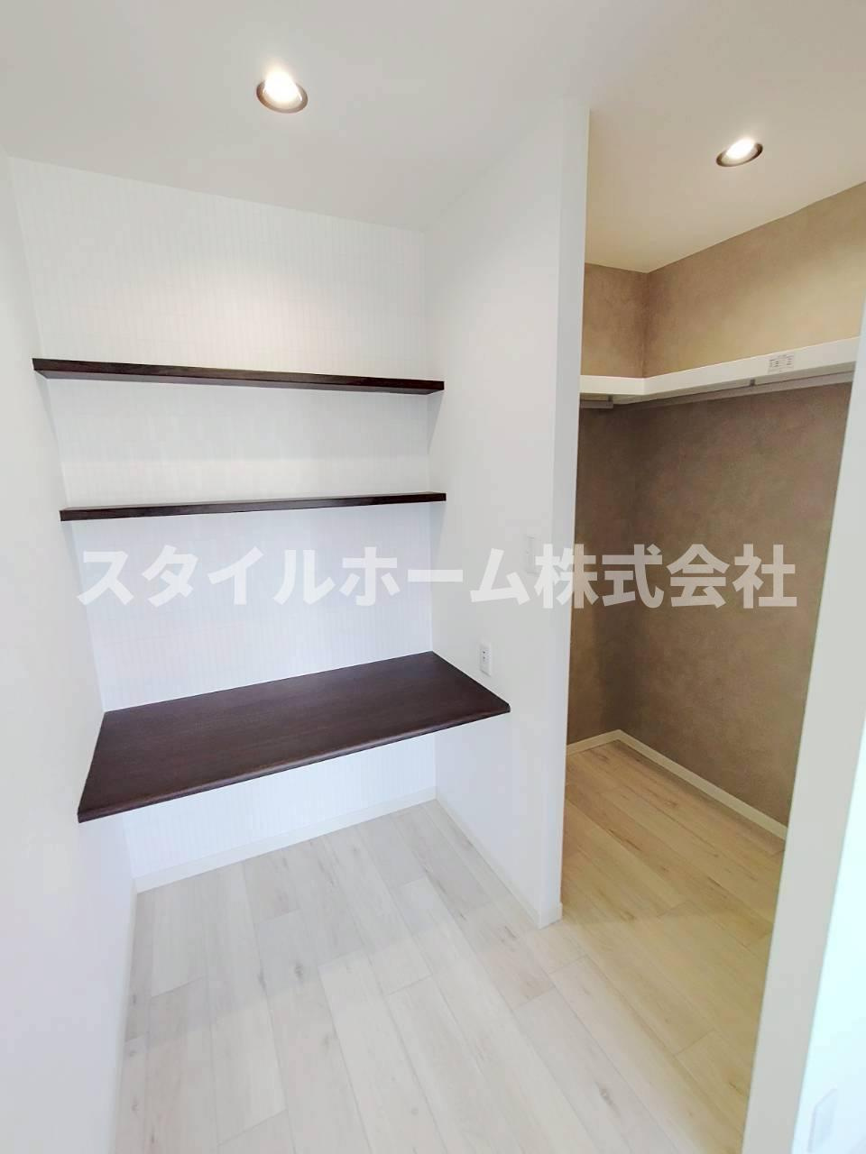 フレグランススズキAの収納|同建物内別部屋（間取り違います。）の写真です。